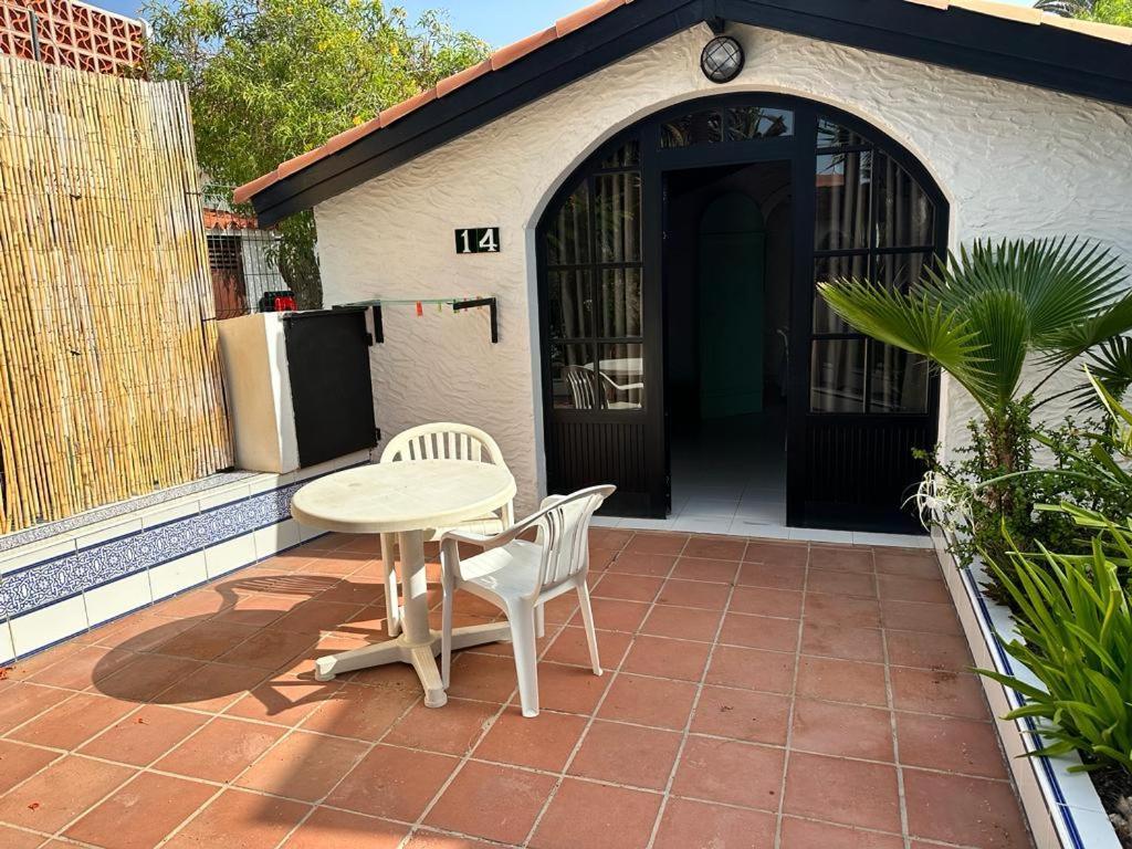 Miramar Boutique Apartments Adults Only Коралео Екстериор снимка